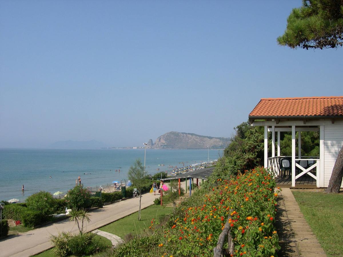 Settebello Village Lido Di Fondi Exteriör bild